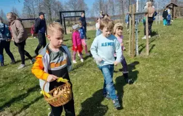 Wielkanocne szukanie jejek 59
