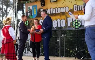 Wyr&oacute;żnienia dla naszych rolnik&oacute;w podczas Święta Plon&oacute;w w Gminie Kętrzyn 13