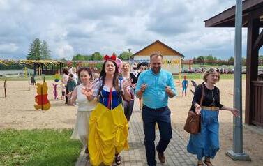 Bajkowy Dzień Dziecka nad jeziorem M&oacute;j 48