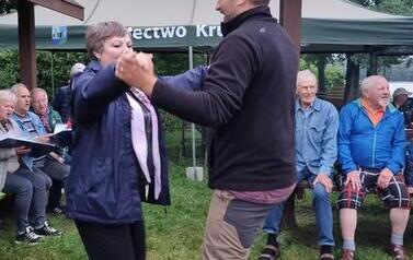 Międzynarodowe spotkanie senior&oacute;w nad jeziorem M&oacute;j w Czernikach 17