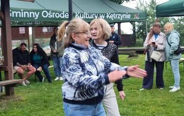 Międzynarodowe spotkanie senior&oacute;w nad jeziorem M&oacute;j w Czernikach 26