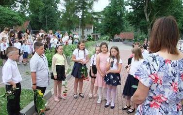 Klasa II żegna swoją wychowawczynię (4)
