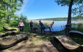Urzędnicy zn&oacute;w pokazali, że potrafią działać nie tylko za biurkiem! 5