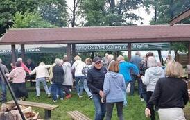 Międzynarodowe spotkanie senior&oacute;w nad jeziorem M&oacute;j w Czernikach 16