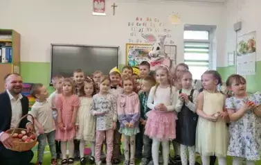 Wielkanocny zajączek w gminnych szkołach 25