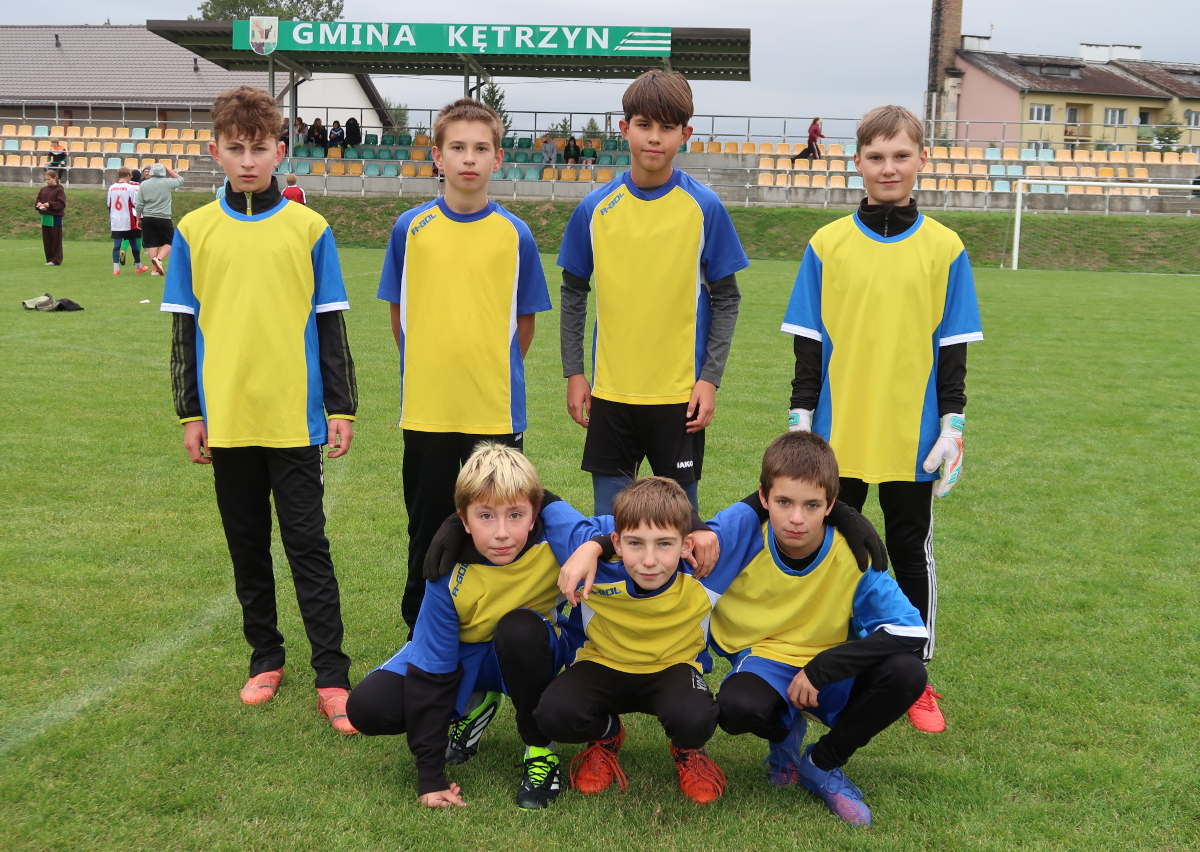 Drużyna chłopc&oacute;w z&nbsp;SP Kruszewiec