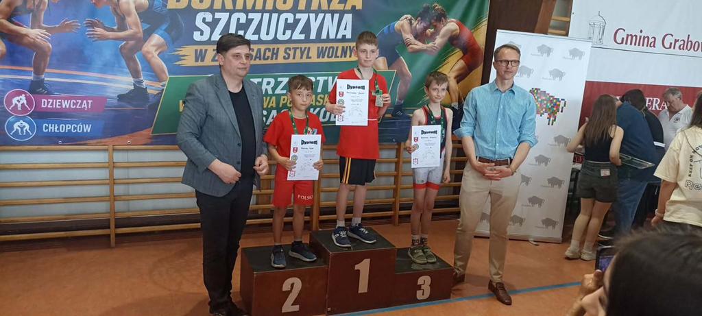 Zawodnicy na&nbsp;podium