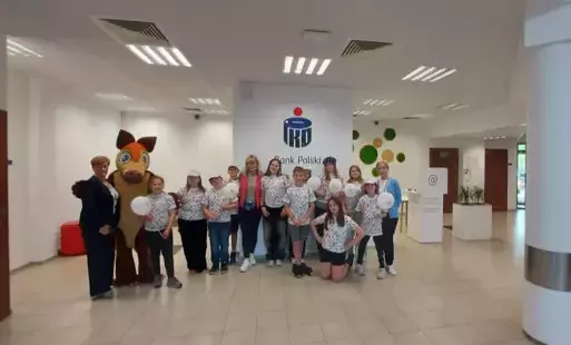 Uczestnicy wycieczki w banku